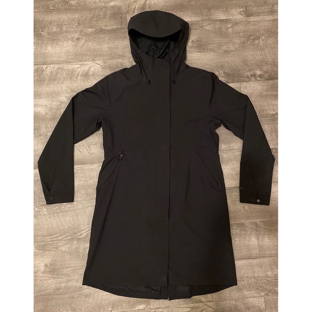 LIKE NEW Patagonia Yosemite Fall’s Trench - Womens